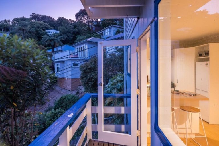 Photo of property in 1/12 Norna Crescent, Kelburn, Wellington, 6012