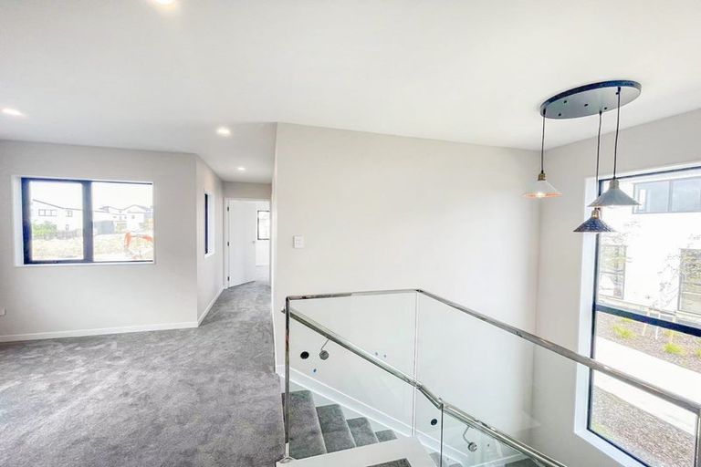 Photo of property in 20 Pohewa Road, Silverdale, 0932