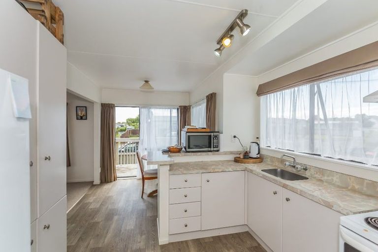 Photo of property in 9 Douglas Street, Levin, 5510