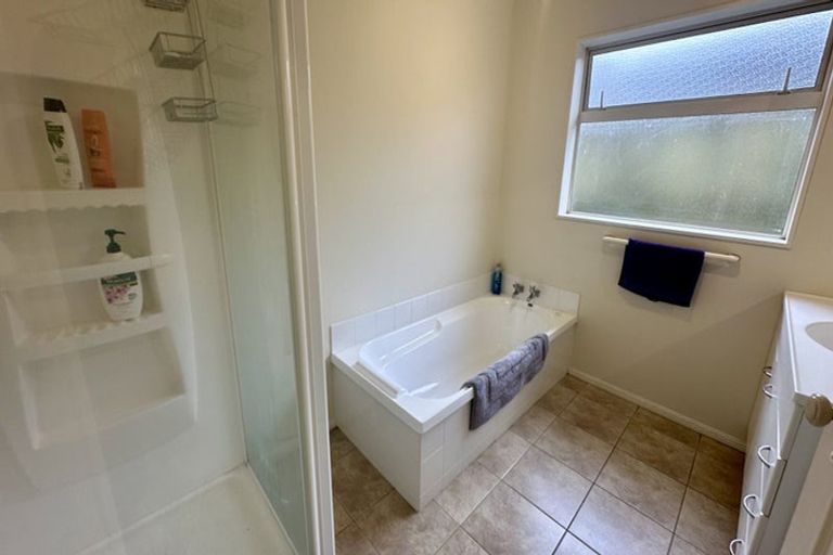 Photo of property in 23 Chesterfield Way, Orewa, 0931