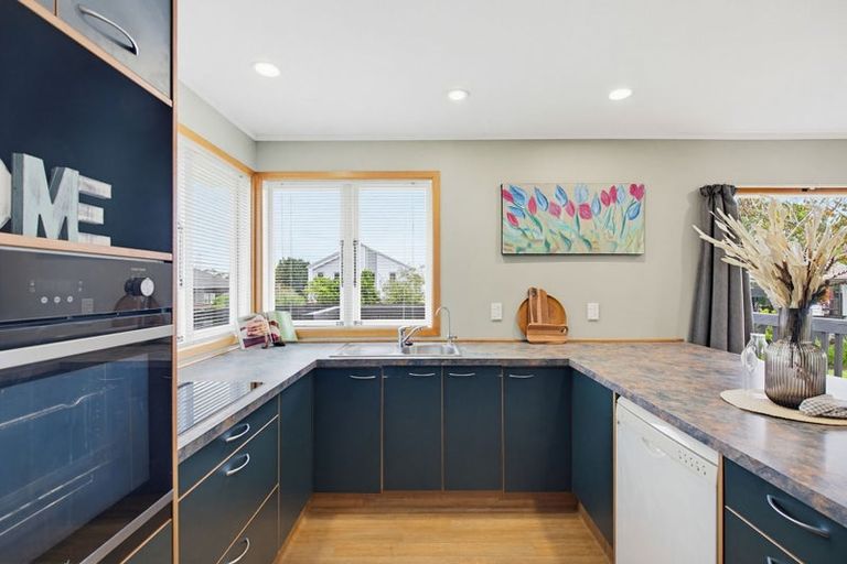 Photo of property in 4 Rathgar Road, Henderson, Auckland, 0610