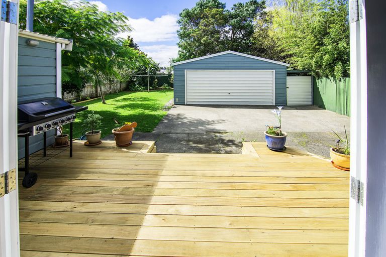 Photo of property in 18 Cambridge Terrace, Masterton, 5810