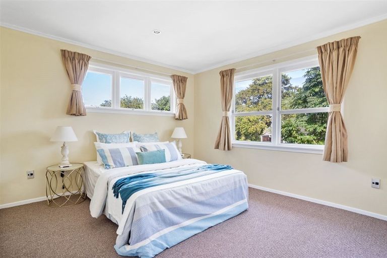 Photo of property in 1/33 Exmouth Road, Northcote, Auckland, 0627
