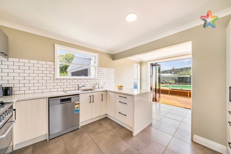 Photo of property in 1045 Fergusson Drive, Clouston Park, Upper Hutt, 5018