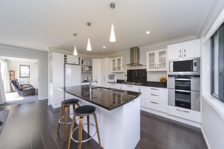 Photo of property in 25 Trump Place, Kelvin Grove, Palmerston North, 4414