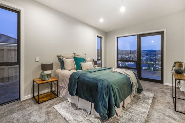 Photo of property in 29 Queen Charlotte Drive, Aotea, Porirua, 5024