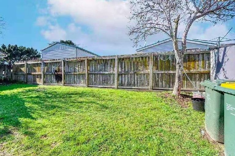 Photo of property in 43 Justine Street, Cannons Creek, Porirua, 5024