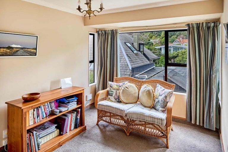 Photo of property in 2 Lady Bell Grove, Lowry Bay, Lower Hutt, 5013