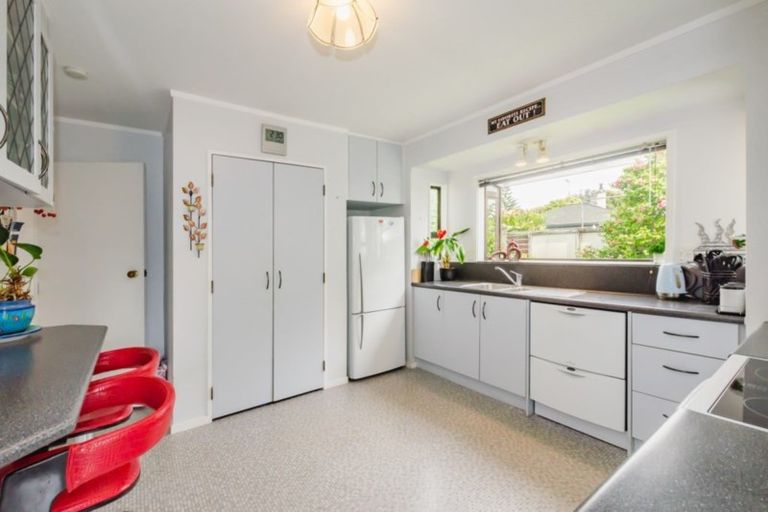 Photo of property in 8a Makora Road, Otaihanga, Paraparaumu, 5036