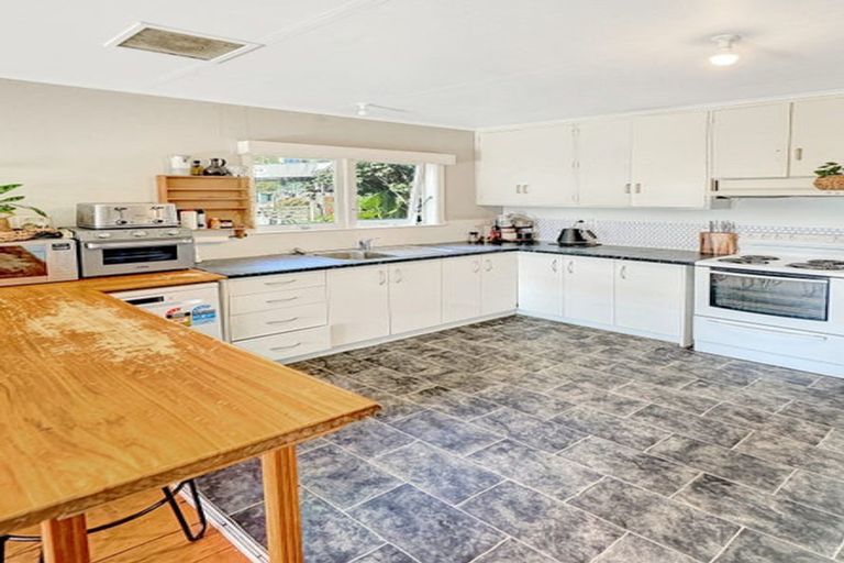 Photo of property in 124 Pohutukawa Avenue, Ohope, 3121