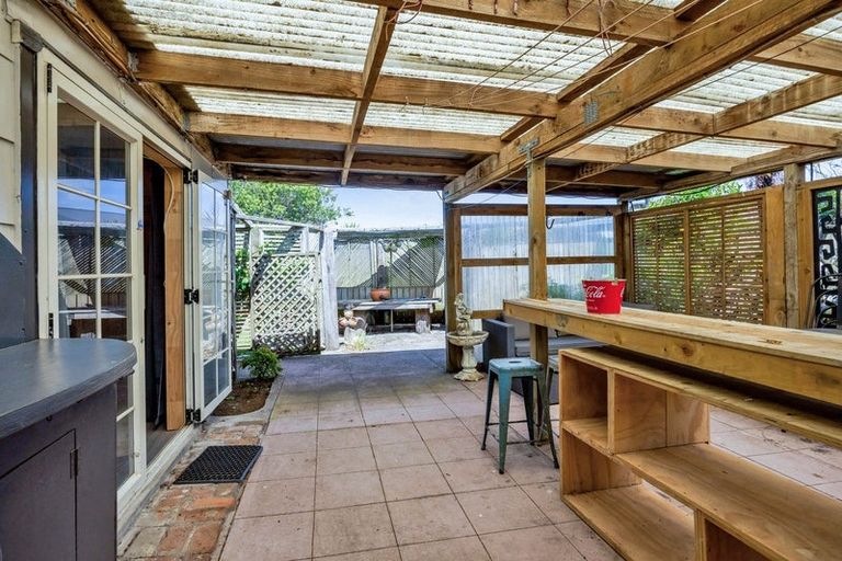 Photo of property in 231 Glover Road, Hawera, 4610