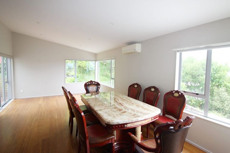 Photo of property in 37 Meadowcroft Grove, Johnsonville, Wellington, 6037