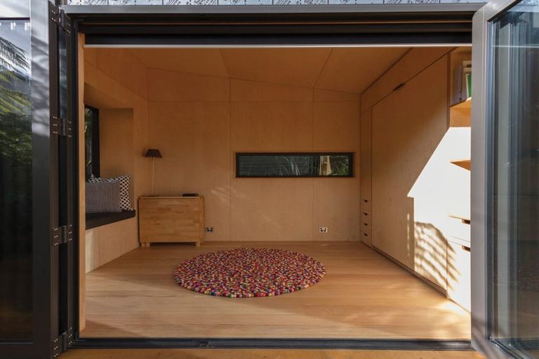 Photo of property in 115 Northland Road, Northland, Wellington, 6012