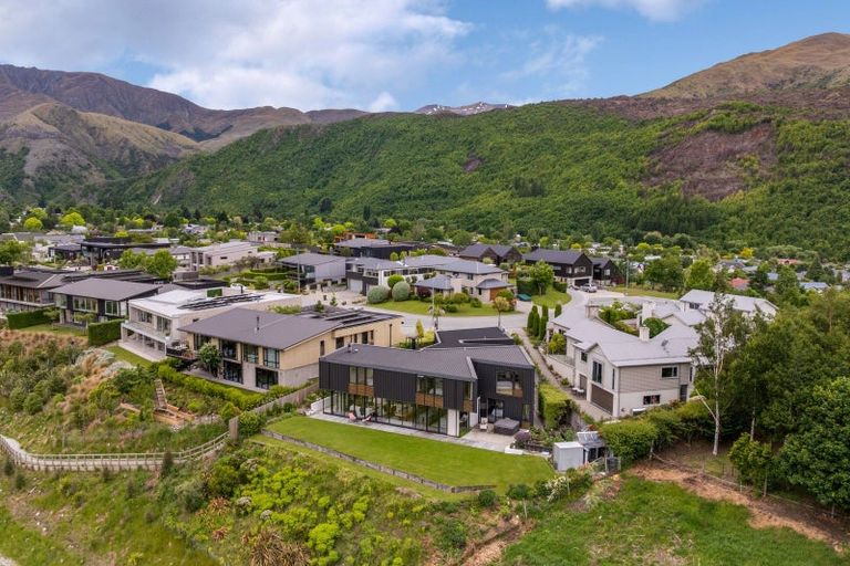 Photo of property in 20 Advance Terrace, Arrowtown, 9302