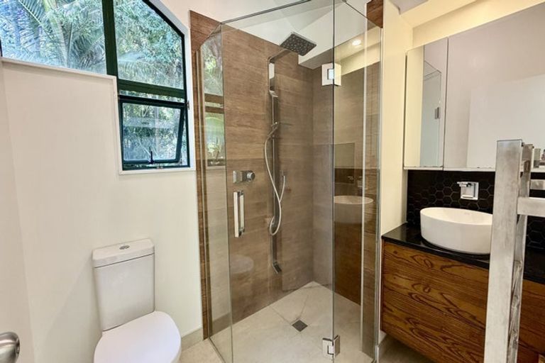 Photo of property in 107 Hadfield Street, Beach Haven, Auckland, 0626