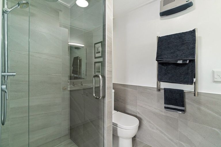 Photo of property in 1/42 Hallenstein Street, Queenstown, 9300