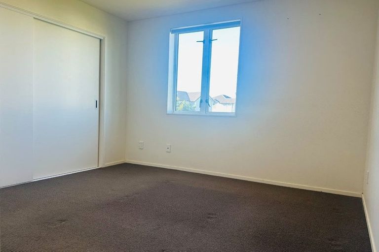 Photo of property in 10 Bellbird Street, Papakura, 2110