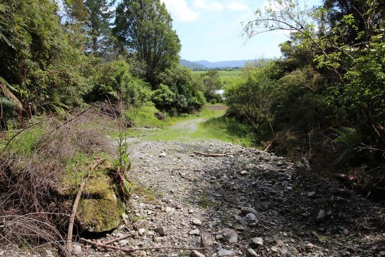 Photo of property in 93 Main Road, Harihari, 7884