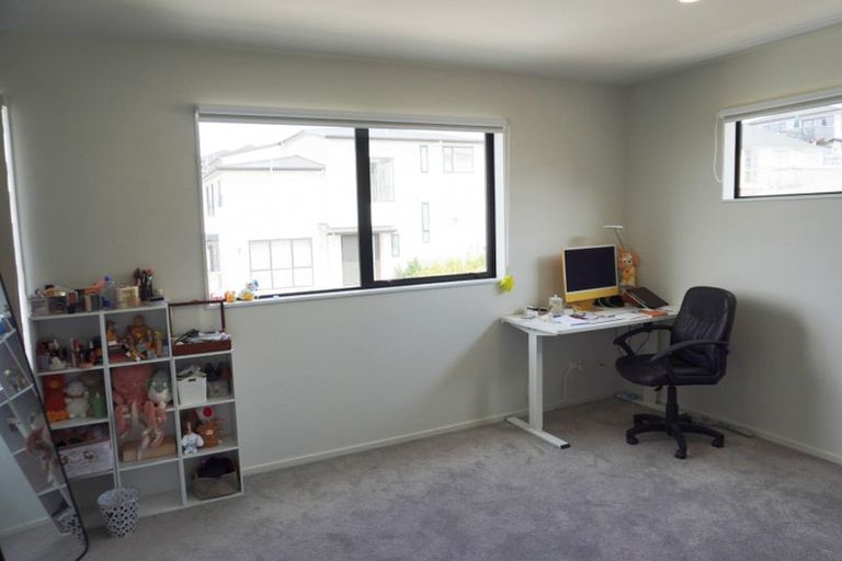 Photo of property in 4 Lawson Creek Street, Massey, Auckland, 0614