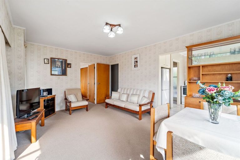 Photo of property in 1/66 Bentley Avenue, Glenfield, Auckland, 0629