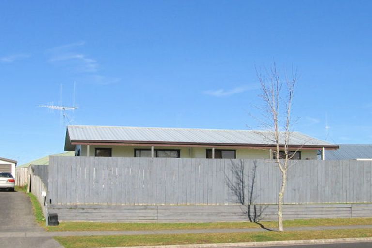 Photo of property in 53 Crawshaw Drive, Nawton, Hamilton, 3200