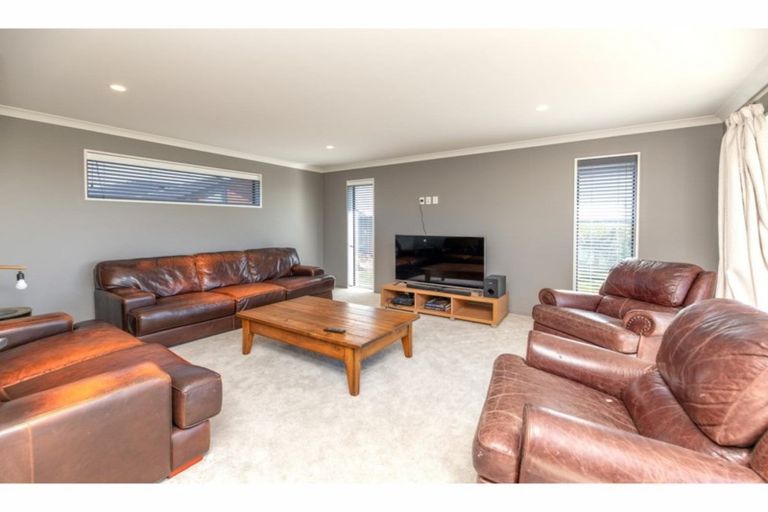 Photo of property in 7 Dundee Close, Darfield, 7510