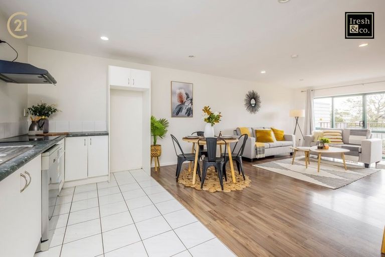 Photo of property in 2/1 Briar Way, New Lynn, Auckland, 0600