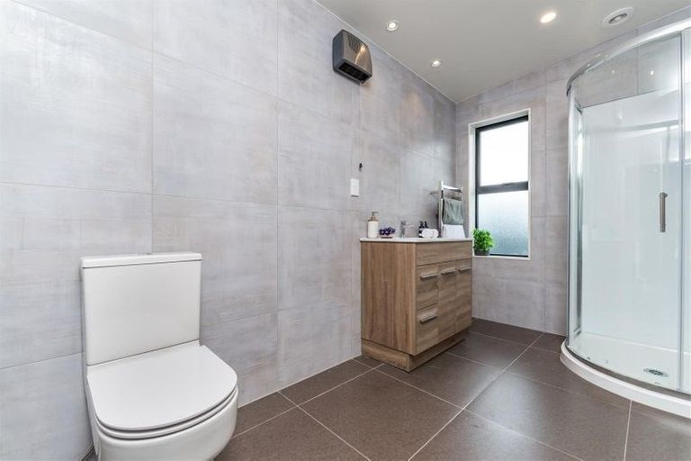 Photo of property in 4/5 Perekia Street, Albany, Auckland, 0632