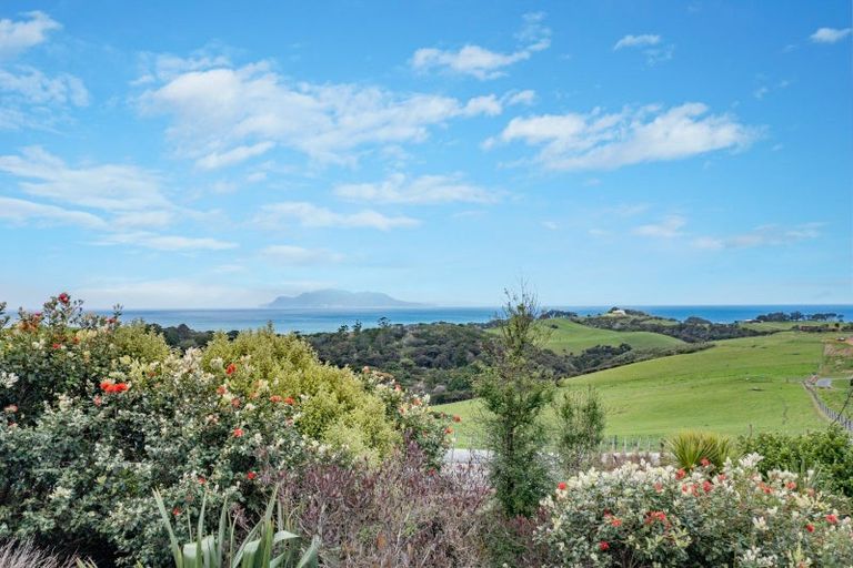 Photo of property in 28 Matheson Bush Road, Leigh, 0985