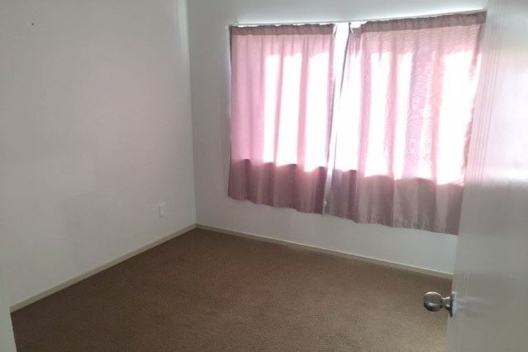 Photo of property in 57 Glendene Avenue, Glendene, Auckland, 0602