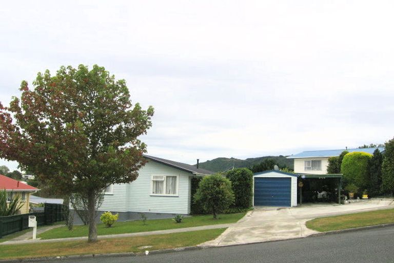 Photo of property in 103 Norana Road, Timberlea, Upper Hutt, 5018