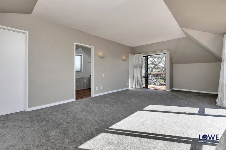 Photo of property in 1a Bournemouth Terrace, Murrays Bay, Auckland, 0630