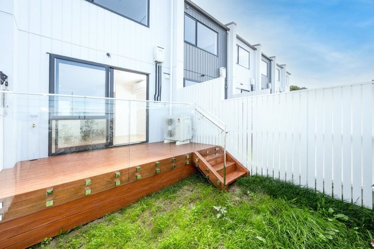 Photo of property in 6/737 East Coast Road, Browns Bay, Auckland, 0630