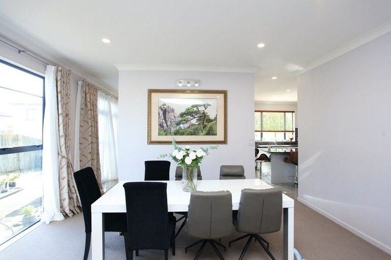 Photo of property in 50 Amberwood Drive, Northpark, Auckland, 2013