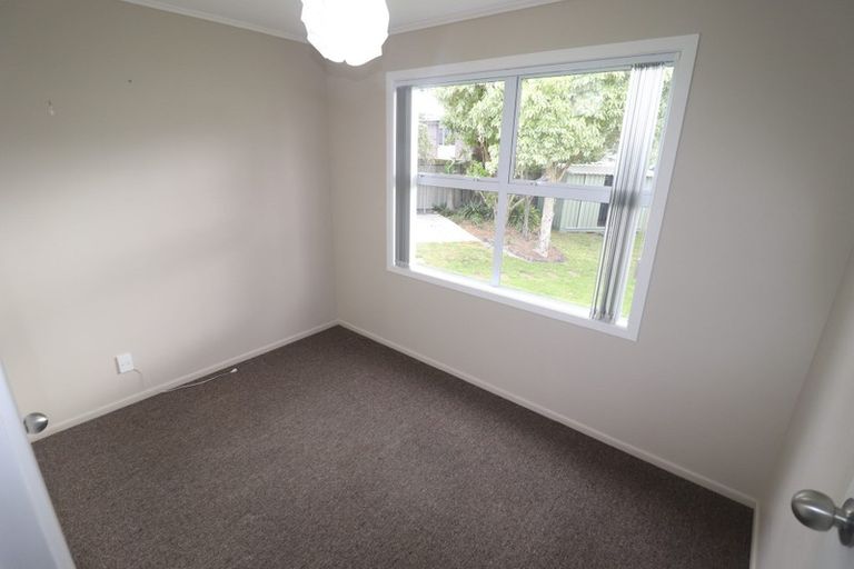 Photo of property in 81 Sturges Road, Henderson, Auckland, 0612