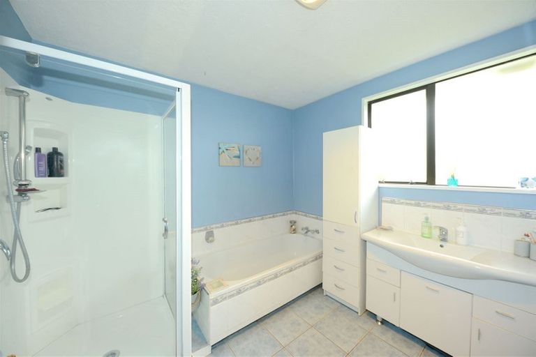 Photo of property in 12 Juniper Place, Burnside, Christchurch, 8053