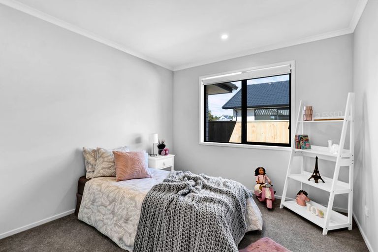 Photo of property in 1 Vogue Circle, Vogeltown, New Plymouth, 4310