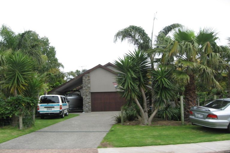 Photo of property in 21 The Circle, Manly, Whangaparaoa, 0930
