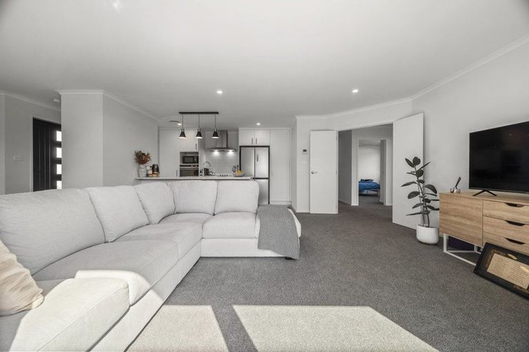 Photo of property in 1a Lee Road, Hannahs Bay, Rotorua, 3010