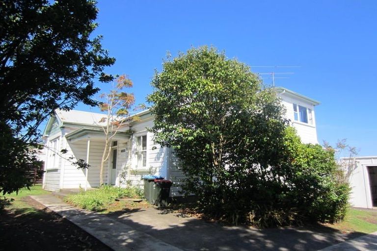 Photo of property in 163 St Heliers Road, Saint Heliers, Auckland, 1071