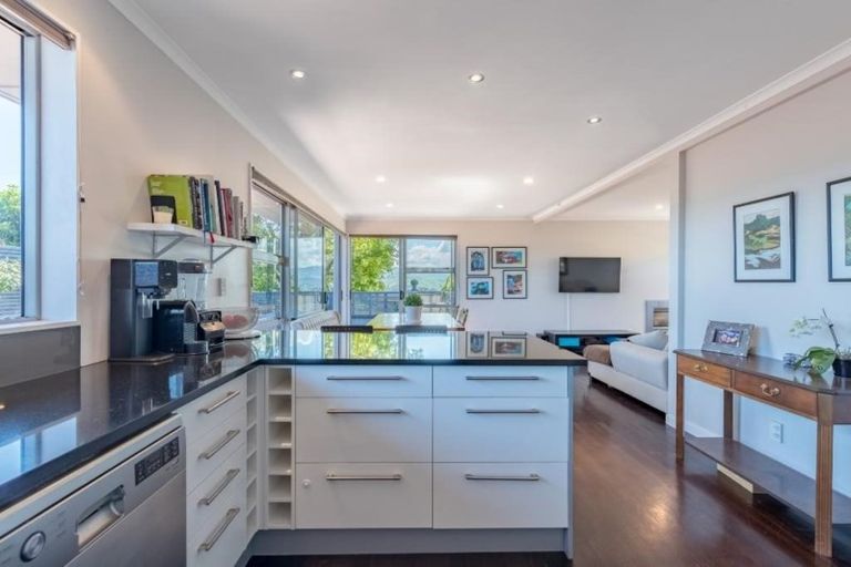 Photo of property in 29 Kiriwai Road, Paremata, Porirua, 5024