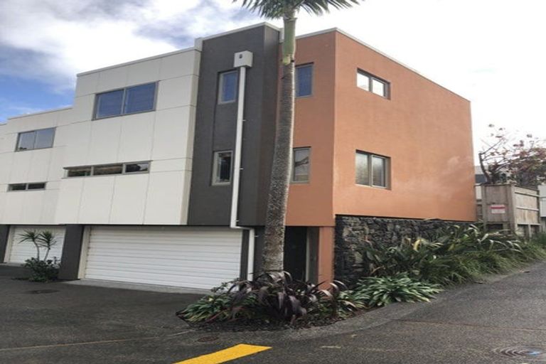 Photo of property in Providence Of Eden, 56/21 Hunters Park Drive, Three Kings, Auckland, 1024