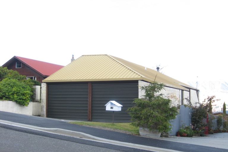 Photo of property in 15 Greenstone Place, Fernhill, Queenstown, 9300