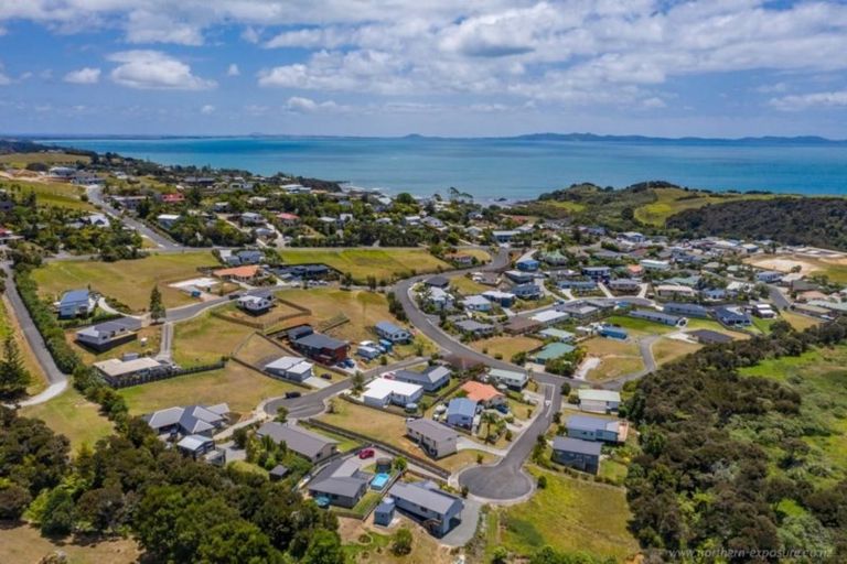 Photo of property in 11 Frangipani Street, Cable Bay, 0420