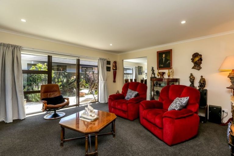 Photo of property in 44 Magnolia Drive, Westown, New Plymouth, 4310