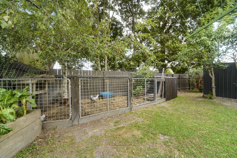 Photo of property in 97 Hillcrest Drive, Kelvin Grove, Palmerston North, 4414