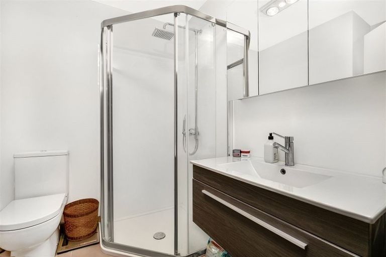 Photo of property in 31/11 Ray Small Drive, Papakura, 2110