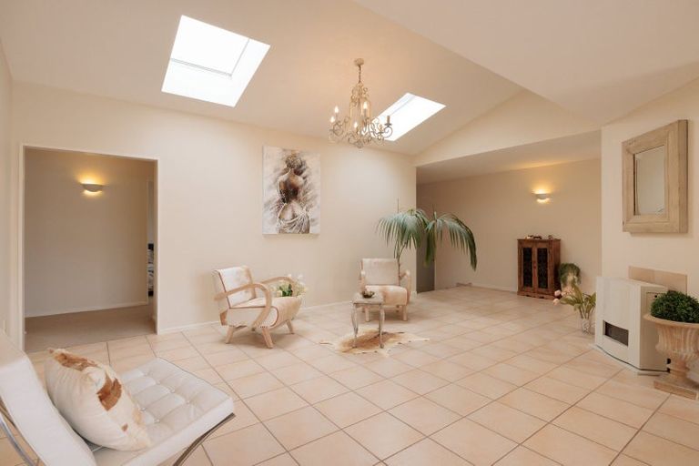 Photo of property in 2 Sissinghurst Court, Bethlehem, Tauranga, 3110