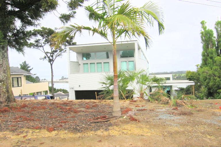 Photo of property in 34 Marae Road, Greenhithe, Auckland, 0632