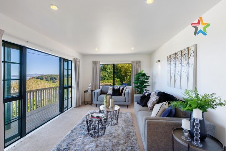 Photo of property in 49a Maungaraki Road, Korokoro, Lower Hutt, 5012